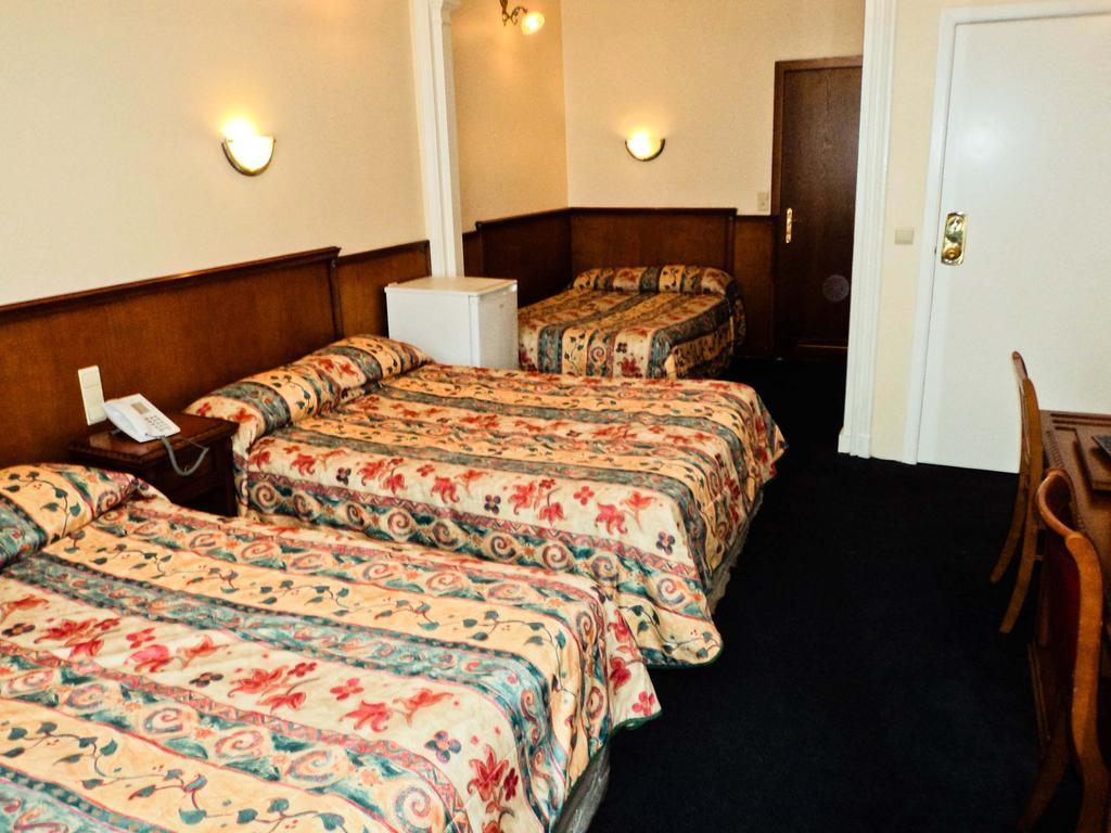Hotel Continental Saint-Gilles 객실 사진